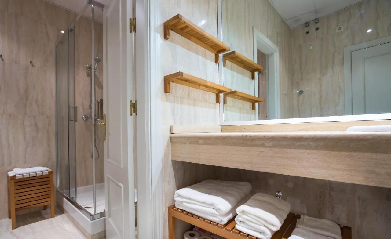 Apartamentos Altamira Seville