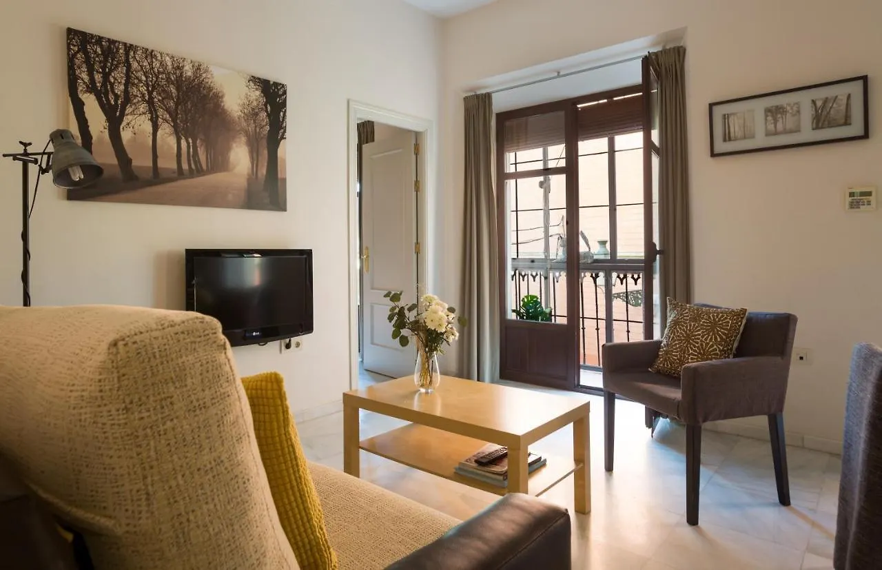 Apartamentos Altamira Seville 0*,